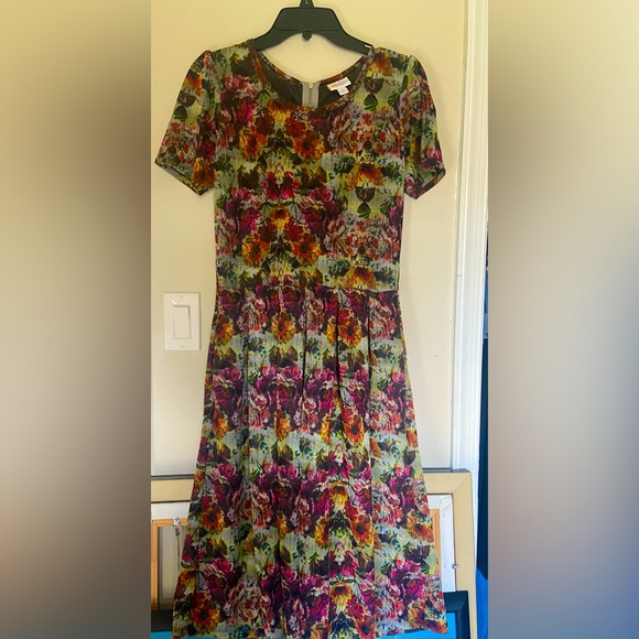 LuLaRoe Dresses & Skirts - Beautiful floral and moody LuLaRoe dress!